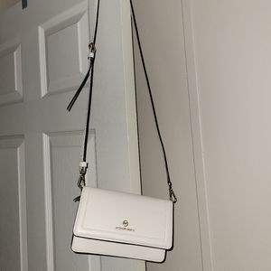 Michael kors crossbody